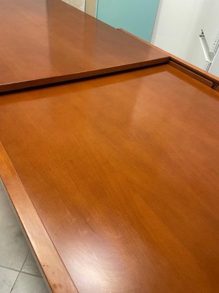 Mesa de comedor de madera