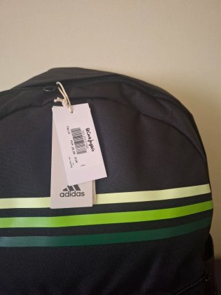 Mochila Adidas Negra con Rayas Verdes
