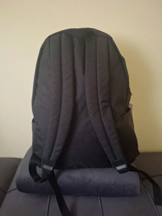 Mochila Adidas Negra con Rayas Verdes
