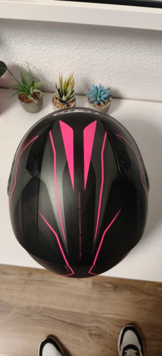 Casco HJC chica Talla XS negro y rosa.