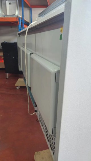 Vitrina Expositora Refrigerada R-449A
