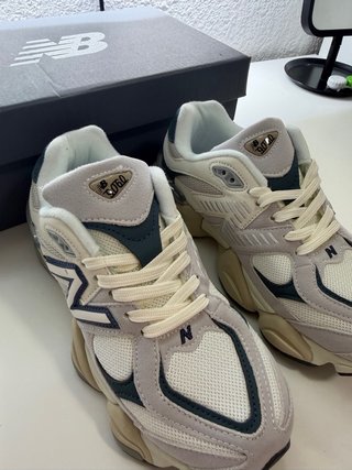 New Balance 9060 Gris y Azul
