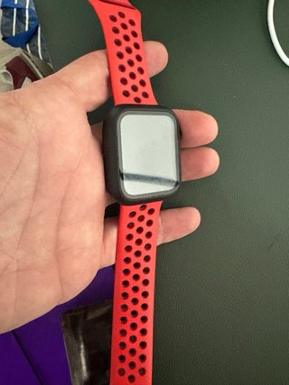 Apple Watch SE 44mm Rosso e Nero con custodia