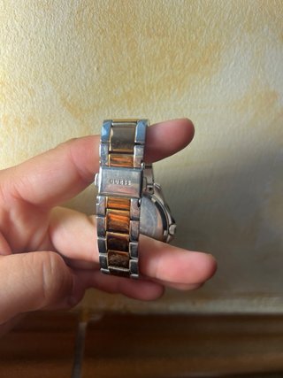 Reloj Guess bicolor seminuevo