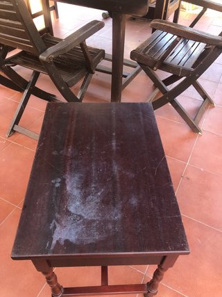Antigua mesita auxiliar de madera
