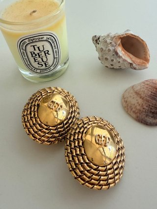 Pendientes clip Gianfranco Ferré dorados vintage