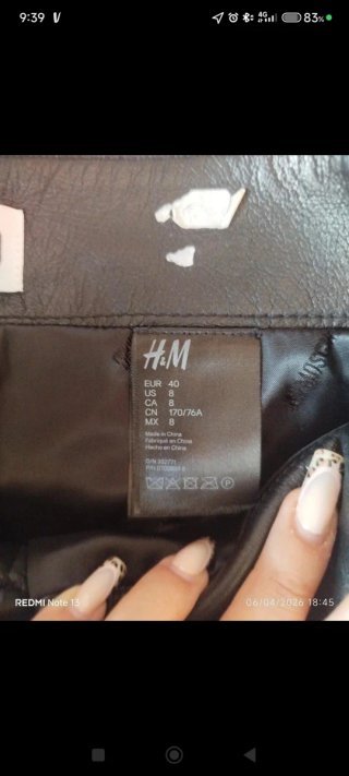 Lote Chaqueta y Pantalón Cuero MOSCHINO & VERSACE