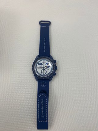 Omega x Swatch Mission to Earthphase Moonshine Gol
