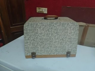 Máquina de coser sobremesa con motor