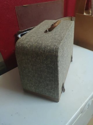 Máquina de coser sobremesa con motor