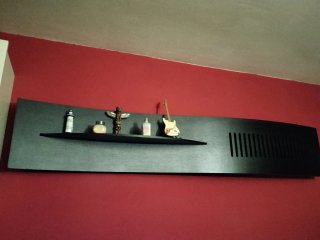 Mobili in legno bianco e marrone