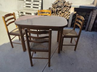 Mesa y 4 sillas de cocina madera