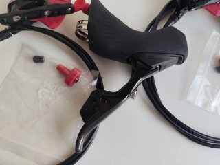 MANETAS Y PINZAS SRAM FORCE D2 AXS