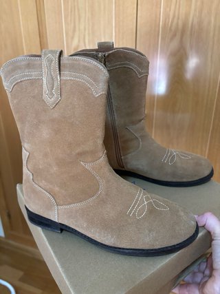 Botas camperas marca Triboo beige.Como nuevas