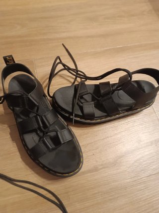 Sandalias Dr. Martens Negras Nuevas