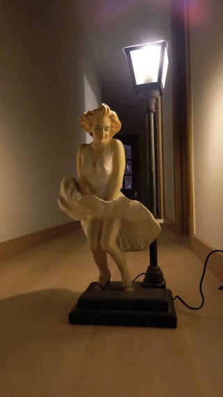 Lámpara Marilyn Monroe estilo farola