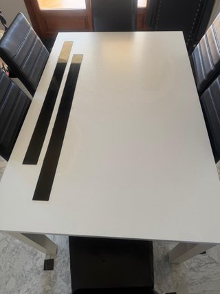 Mesa de comedor moderna con 4 sillas