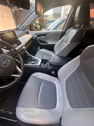 Toyota RAV4 Luxury 440H 4x4