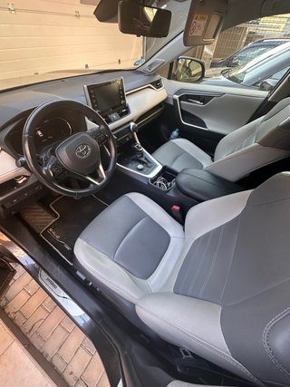 Toyota RAV4 Luxury 440H 4x4