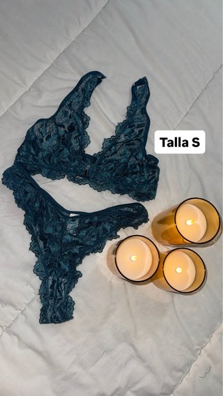 Conjunto de encaje Talla S.