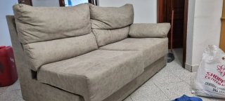 Sillón beige de tela