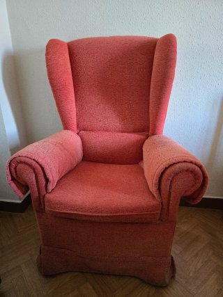 Butaca rojo para salón de estar.