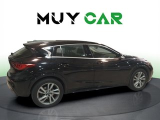 Infiniti Q30 1.6T 90 kW (122 CV)
