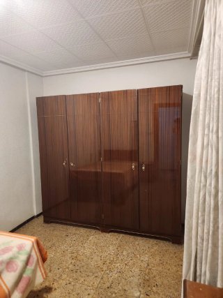 10 Muebles + 2 Colchones 190€