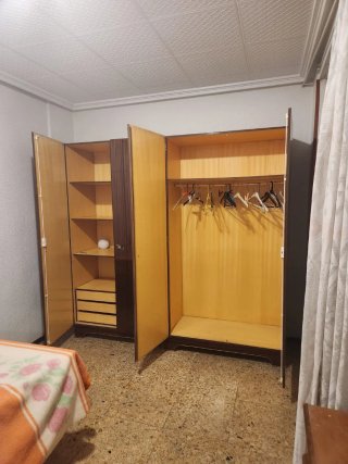 10 Muebles + 2 Colchones 190€