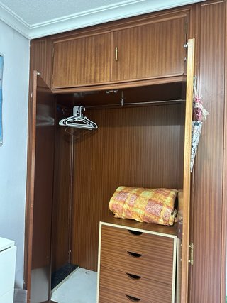 Se alquila habitacion