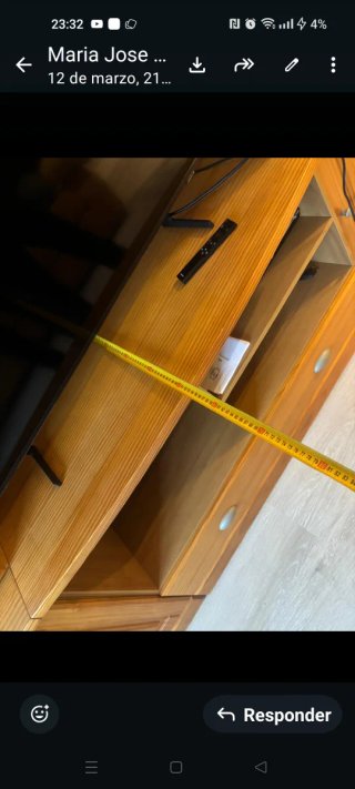 Mueble de salón madera y cristal