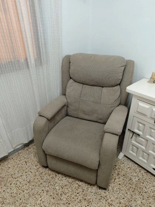 Sillón de tela beige/gris