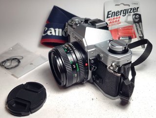 Canon AE-1 con objetivo Canon FD 50mm f/1.8