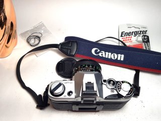 Canon AE-1 con objetivo Canon FD 50mm f/1.8