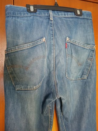 Pantalón vaquero Levi's vintage talla 40