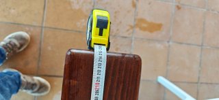 Viga de madera mobila barnizada