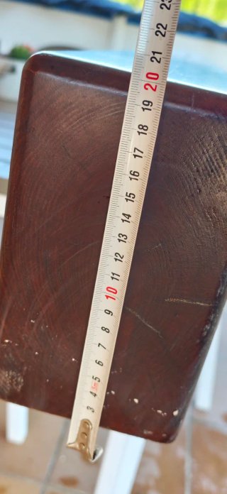 Viga de madera mobila barnizada