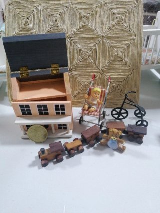 Casita de muñecas con accesorios