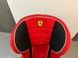 Alzador Coche Ferrari con Respaldo Extraíble
