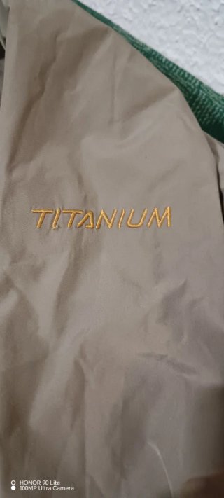 Chaqueta Columbia Titanium Gore-Tex Beige