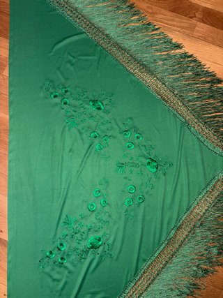 Mantoncillo Flamenco Bordado Verde