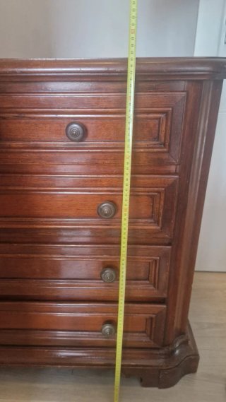 Armario, cómoda madera maciza y 2 mesillas.