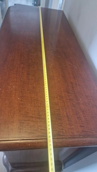 Armario, cómoda madera maciza y 2 mesillas.