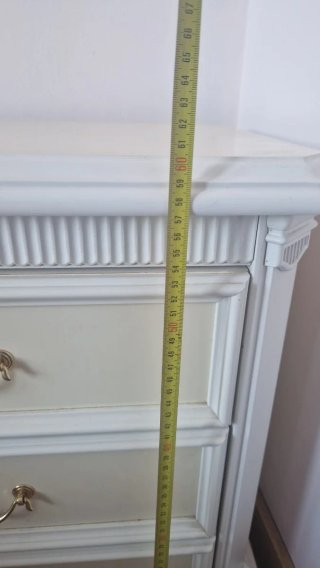 Armario, cómoda madera maciza y 2 mesillas.