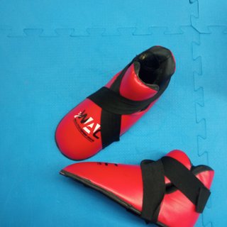 Botines Kickboxing WAC Talla L Rojos