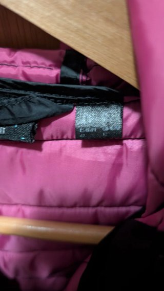 Chaqueta Esmara acolchada con capucha