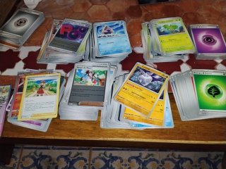 Lote Cartas Pokémon (Comunes, Holo)