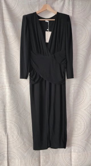 Vestido negro elegante manga larga