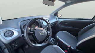 Toyota Aygo 1.0 70 x-play 53 kW (72 CV)