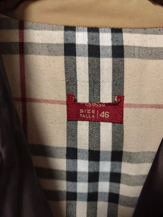 Chaqueta tipo Burberrys Mujer.